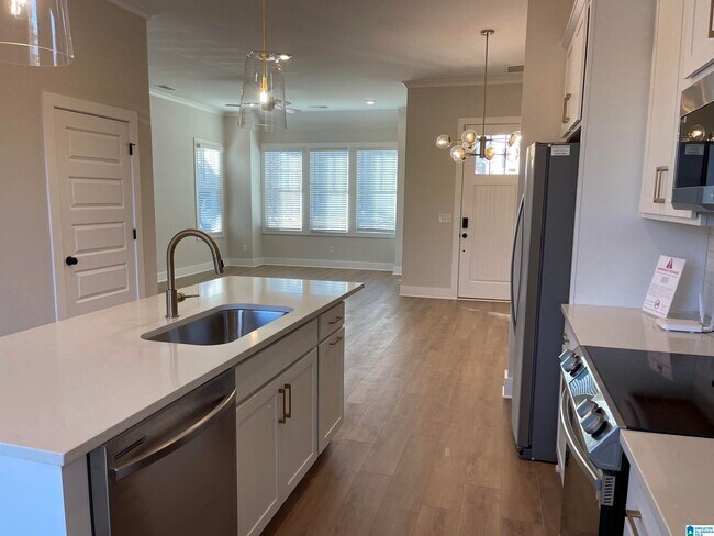 Building Photo - 4870 Silas Ave