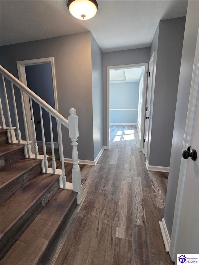 Building Photo - 888 N Woodland Dr