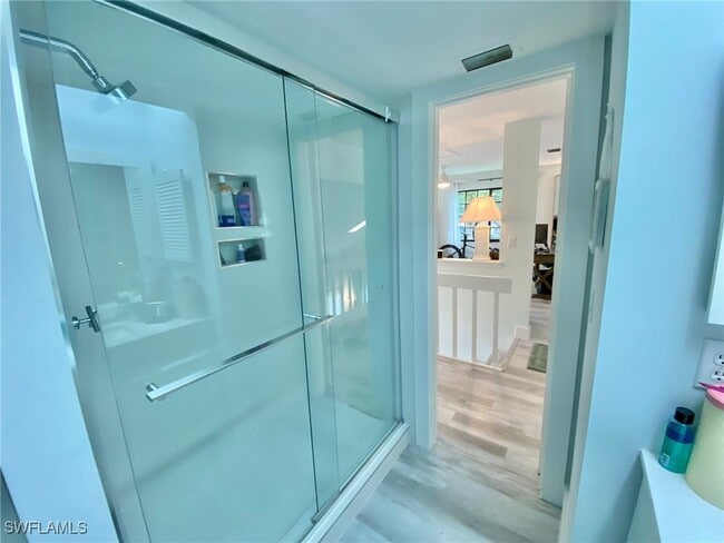 Building Photo - 871 Meadowland Dr