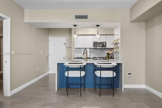 Building Photo - 1755 E Hallandale Beach Blvd