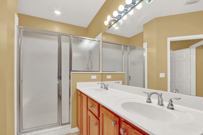 Building Photo - 8020 Carnoustie Pl