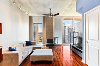 Building Photo - 360 Nueces St