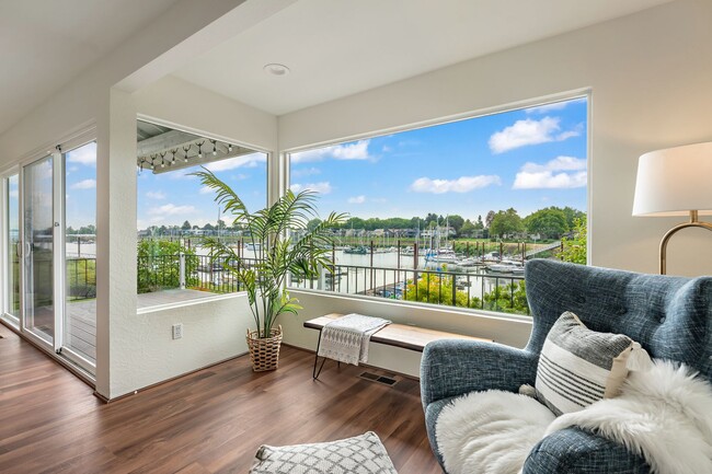 Building Photo - 540 N Hayden Bay Dr
