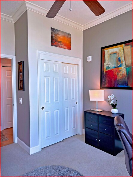 Building Photo - 322 E Central Blvd