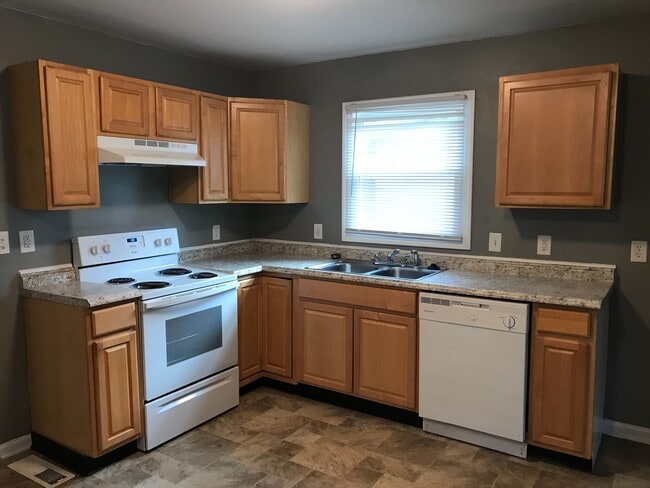 Building Photo - Eagledale - 3 BR home