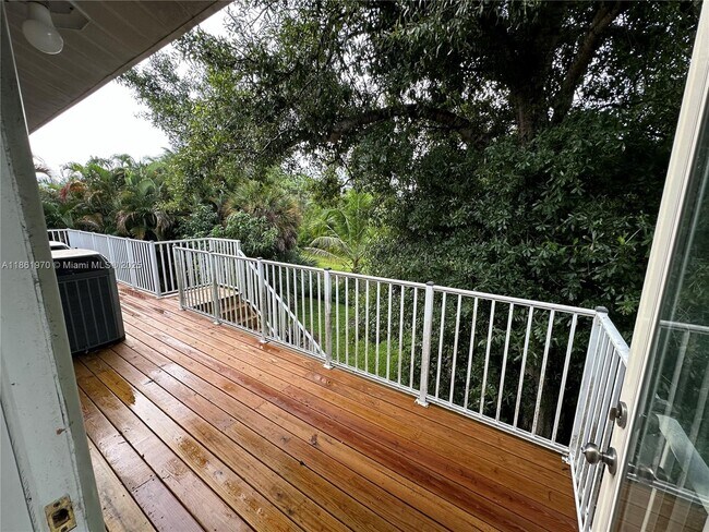 Building Photo - 5548 Birdsong Ln
