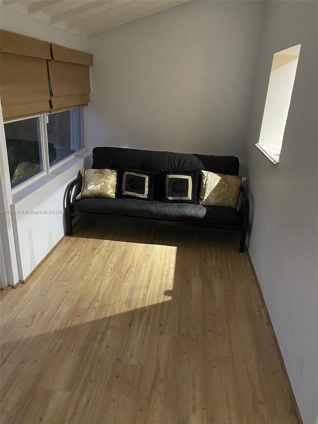 Building Photo - 1516 Funston St