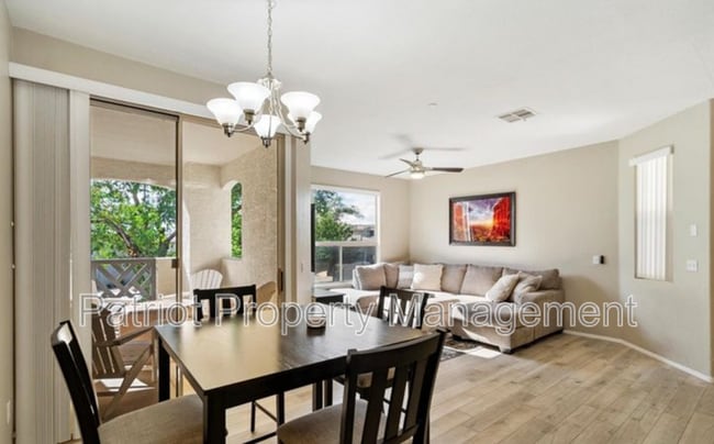 Building Photo - 9550 E Thunderbird Rd