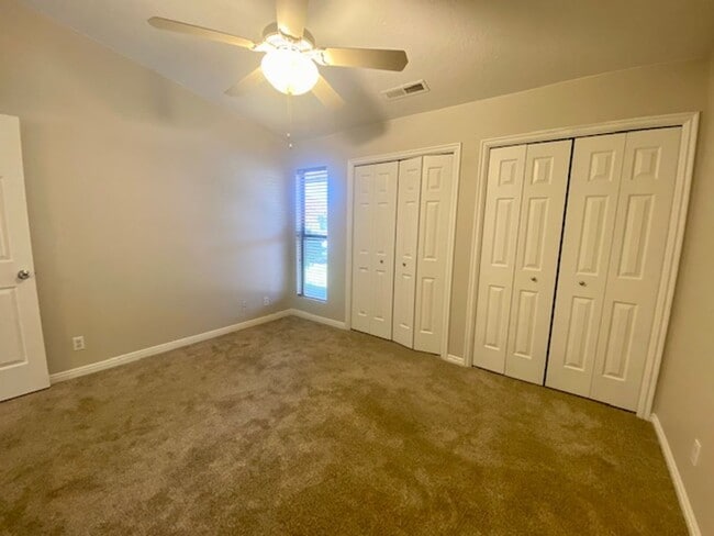 Building Photo - REMODELED TOWNHOME FOR RENT!