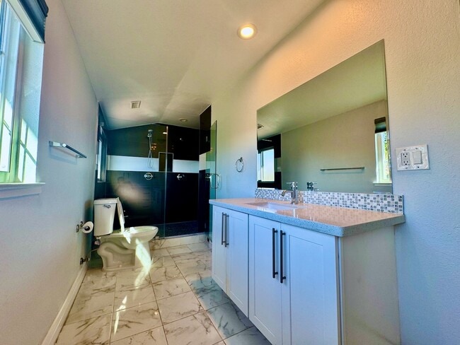 Building Photo - 3104 Linkfield Way