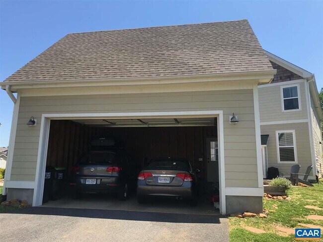 Building Photo - 926 Haden Ln