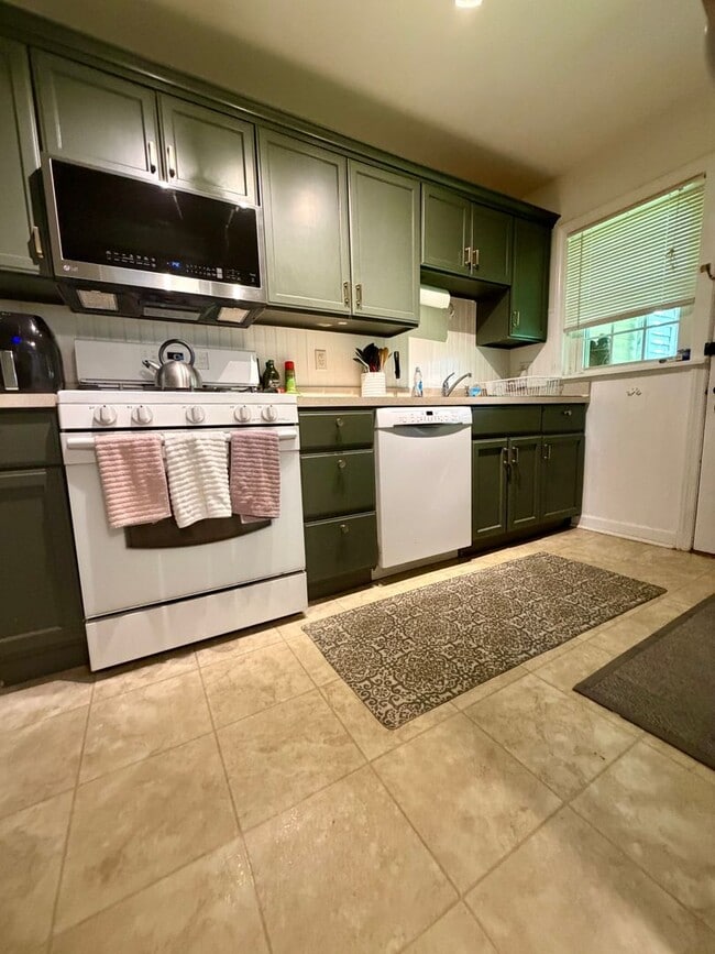 Building Photo - Stunning 3-Bedroom Home in the Heart of West Chester! Available September 1st!