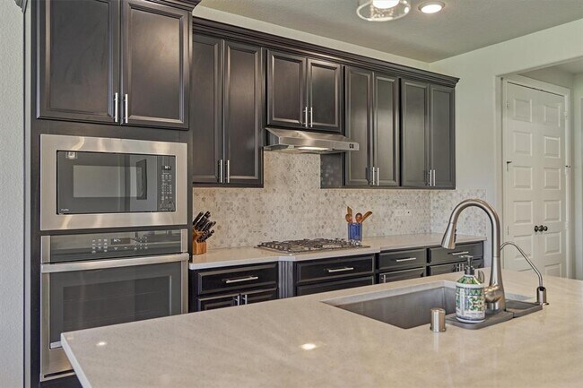 Building Photo - 15846 Weston Ridge Dr
