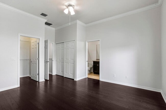 Building Photo - 1114 Sweet Hill Dr