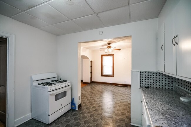 Building Photo - 409 E Melbourne Ave