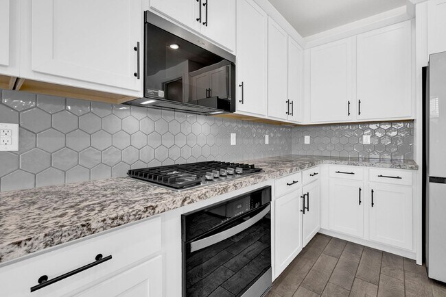 Building Photo - Newly Built 4-bed / 2.5 Bath Home in Quiet...