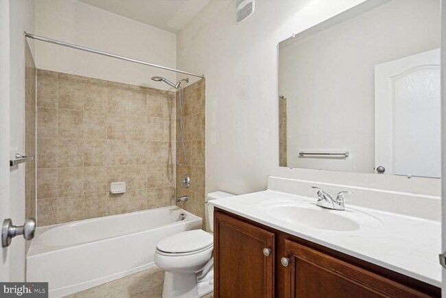 Building Photo - 43085 Thoroughfare Gap Terrace