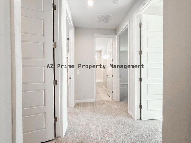 Building Photo - 5138 E Anderson Dr