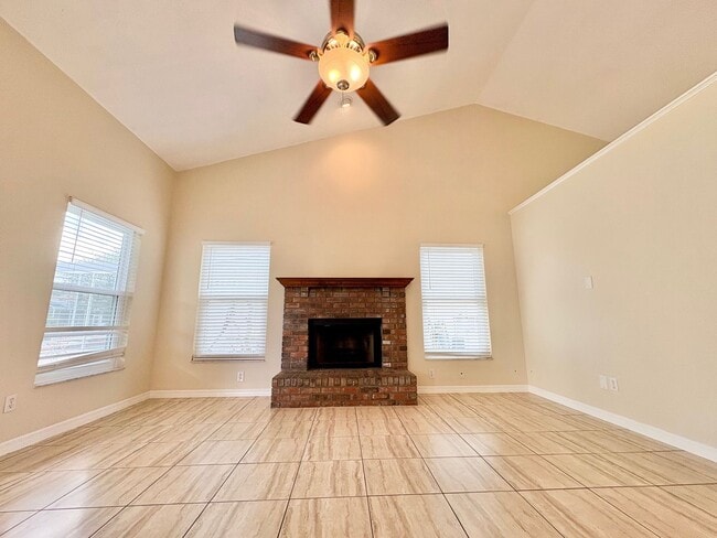 Building Photo - Beautiful 4BR/2.5BA Water View Home - Deer Hollow in the Deerfield Community!