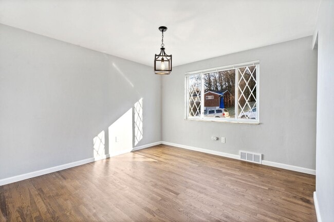 Building Photo - Updated 3 Bed 2 Bath in Penn Hills! Available MAY