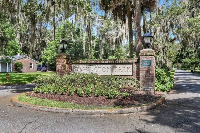 Building Photo - Ranch Home in Wilmington Park For Lease