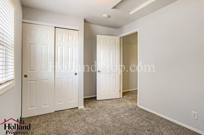 Building Photo - 6860 SW 188th Ave