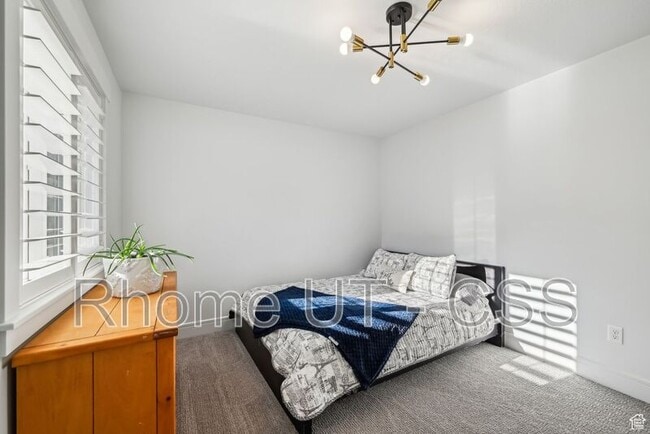 Building Photo - 52 N 400 W