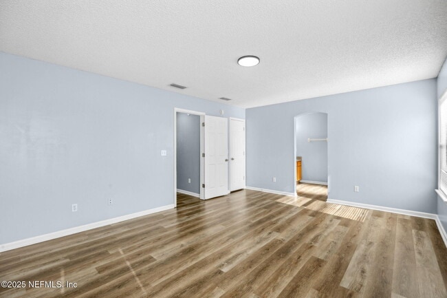 Building Photo - 8047 Beaver Creek Dr