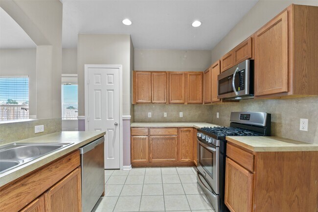 Building Photo - 15819 Misty Loch Ln