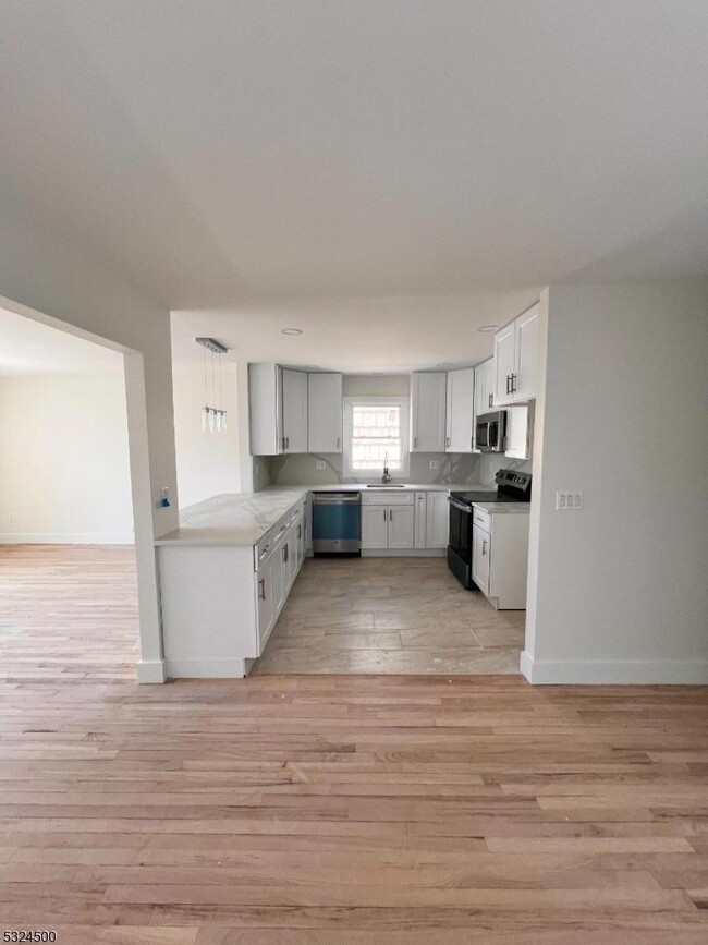 Building Photo - 72 69th St