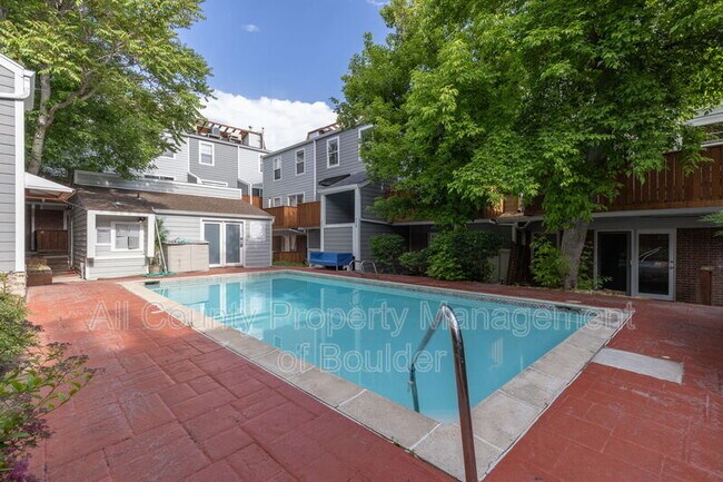 Building Photo - 1111 Maxwell Ave