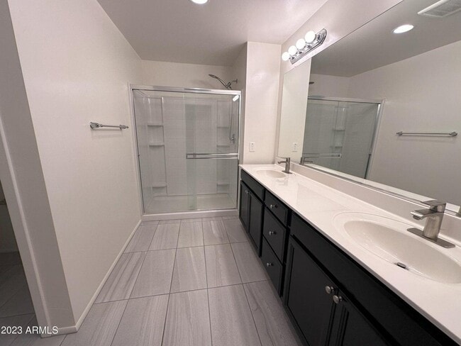 Building Photo - 1250 Abbey Ln