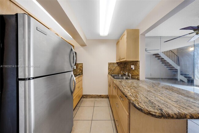 Building Photo - 449 Swallow Dr
