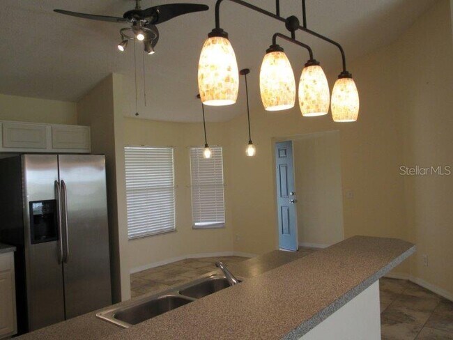 Building Photo - 926 Cork Oak Ln