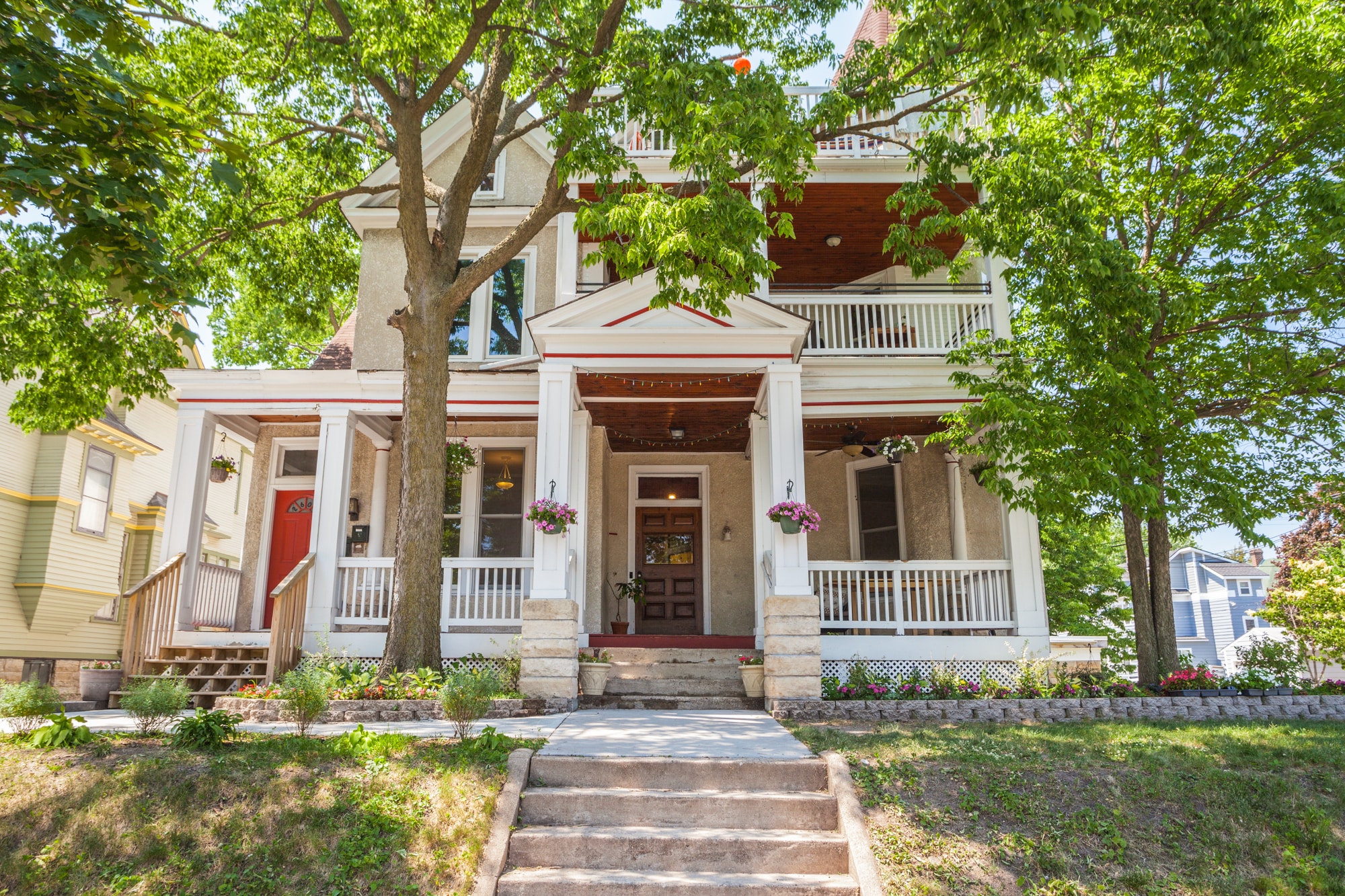 Building Photo - 2600 Colfax Ave S