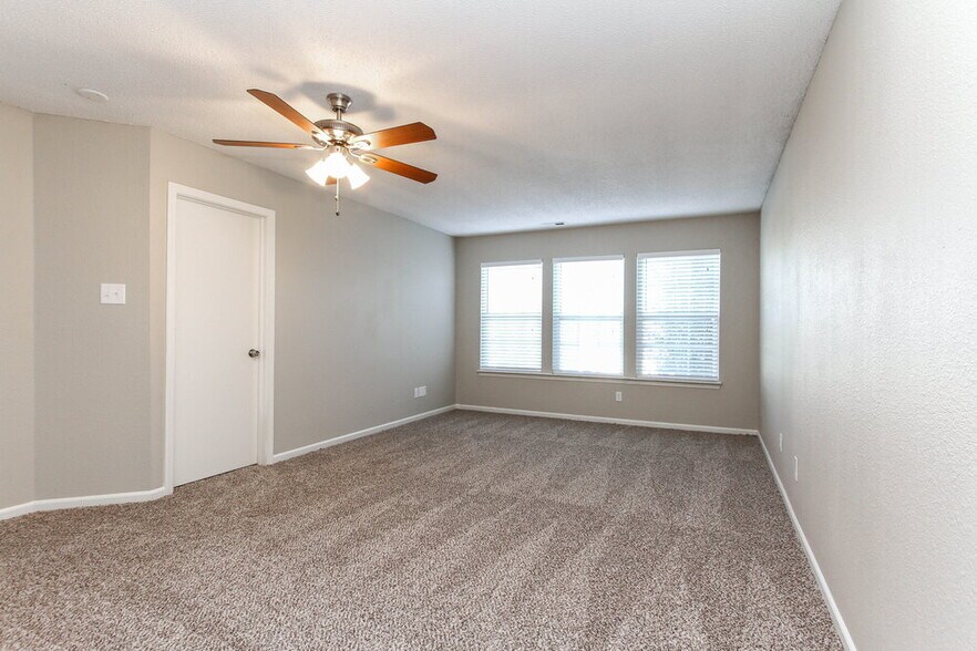 Building Photo - 1170 Freemont Ln