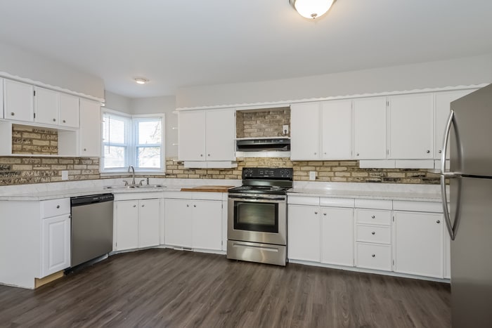 Building Photo - 111 N Gilbert St