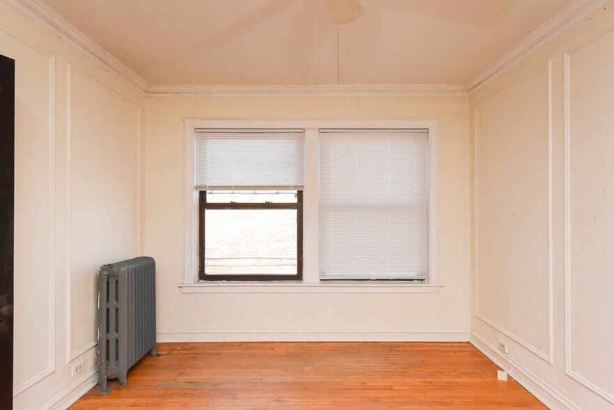 Building Photo - 1211 W Elmdale Ave