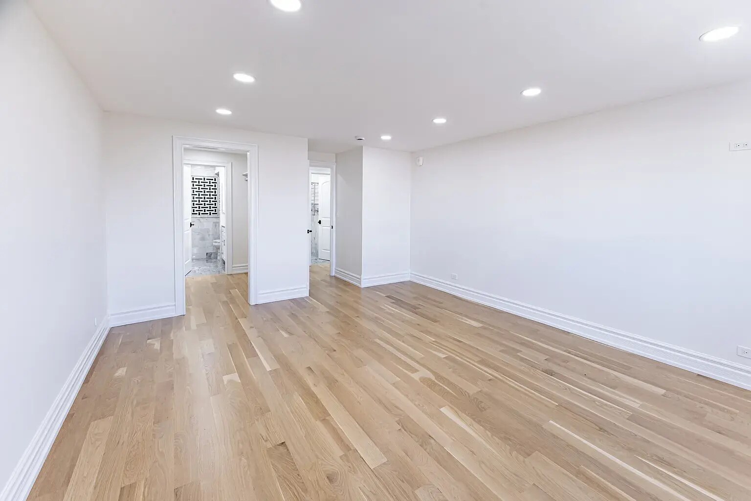 Building Photo - 2086 Saint Johns Ave