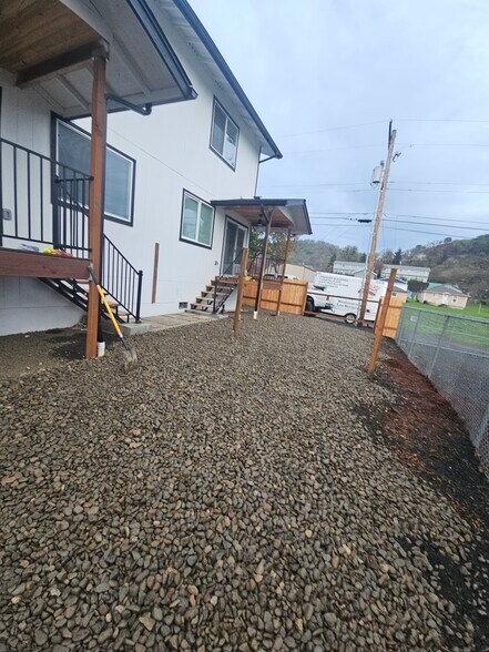 Building Photo - 283 NE West Ave