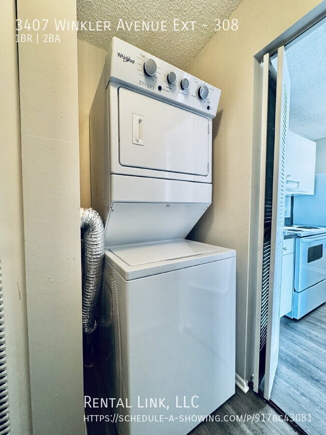 Building Photo - 3407 Winkler Ave Ext