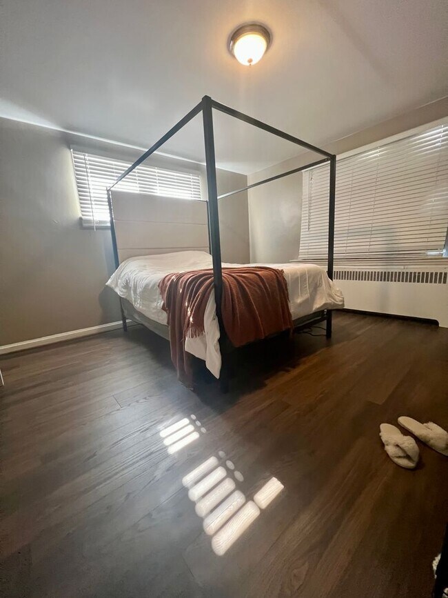 Building Photo - Stunning 3-Bed Twin Home in Lansdowne! Available May 1st!