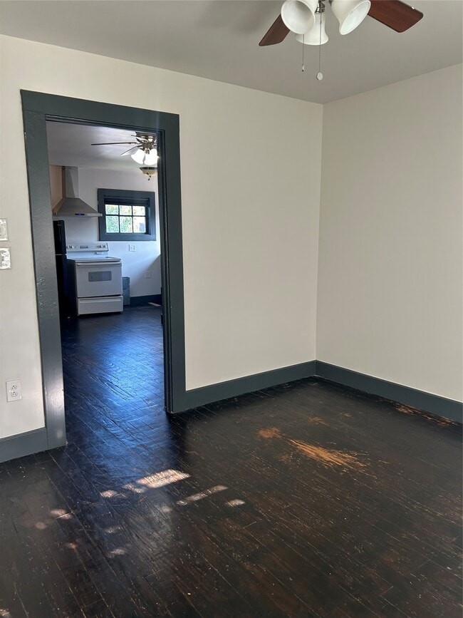 Building Photo - 1534 Lawson St