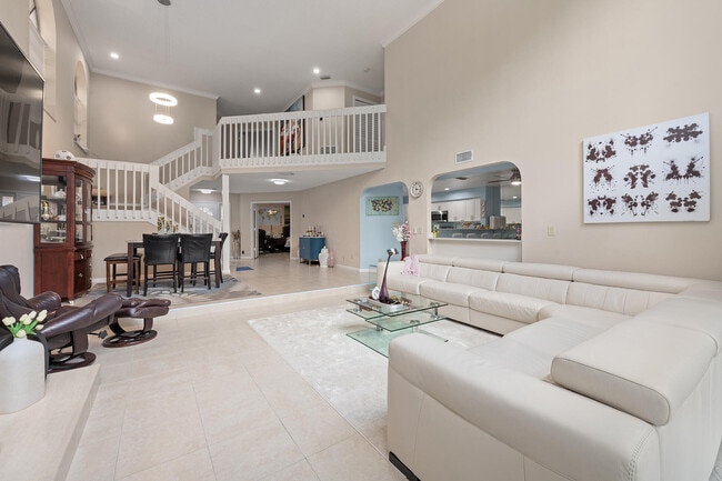 Building Photo - 9124 Villa Portofino Cir
