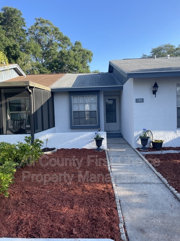 Building Photo - 7315 Parkside Villas Dr