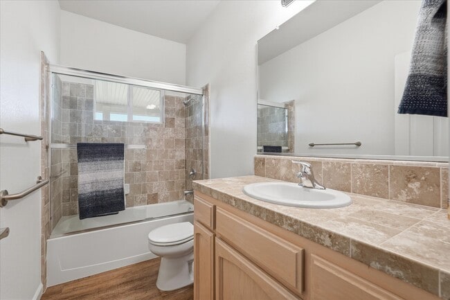 Building Photo - 30535 Rd 400