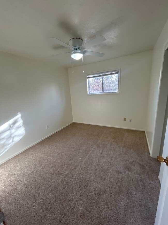 Building Photo - No Rent Until February!! 3 Bedroom 1 Bath House Country Feel with City Access!