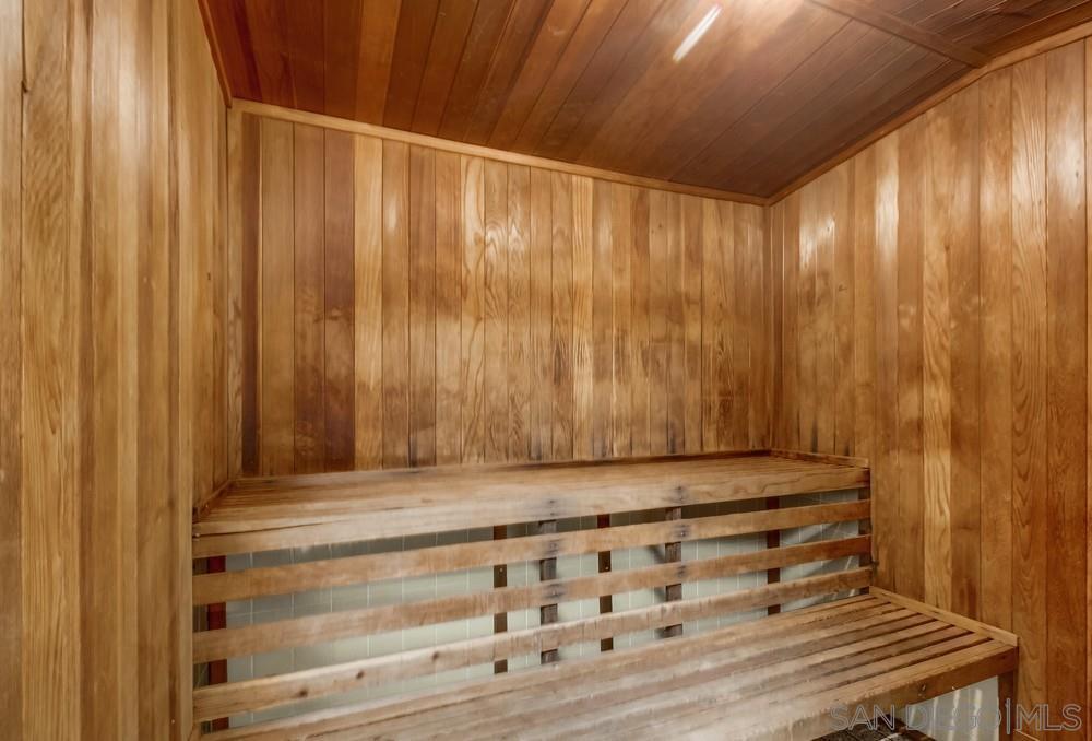 Building Photo - 1611 Hotel Cir S