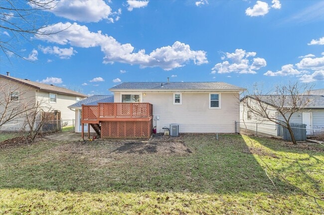 Building Photo - Spacious 4-Bedroom Home with Fenced Yard a...