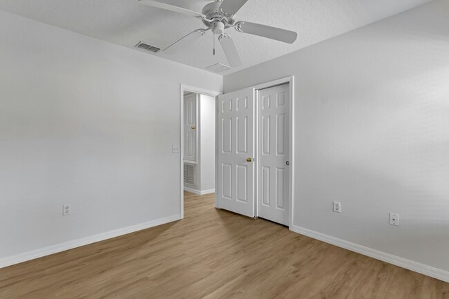 Building Photo - 5404 Paradise Cay Cir